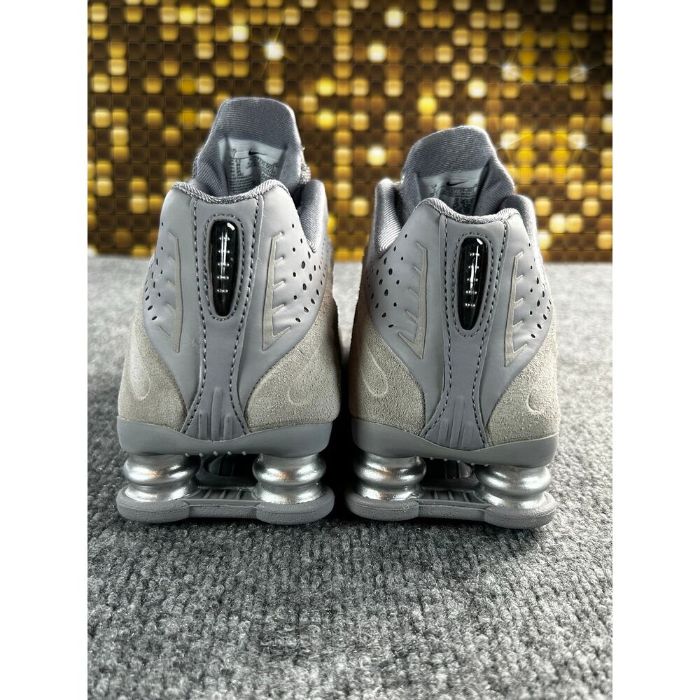 Nike Shox R4 Women's 7 Wolf Grey Metallic Silver - Picture 4 of 12
